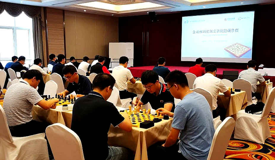 साठ मिनट में स्कैंडिनेवियाई डिफेंस: जहाँ कार्लसन का नाम सबूत नहीं, सजावट है